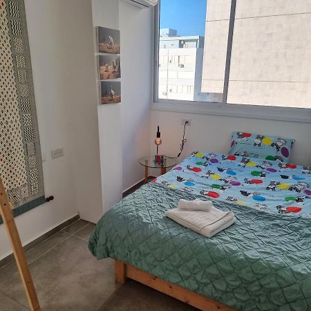 Beautiful 2-Bedroom Sea-View Apartment Netanya Esterno foto