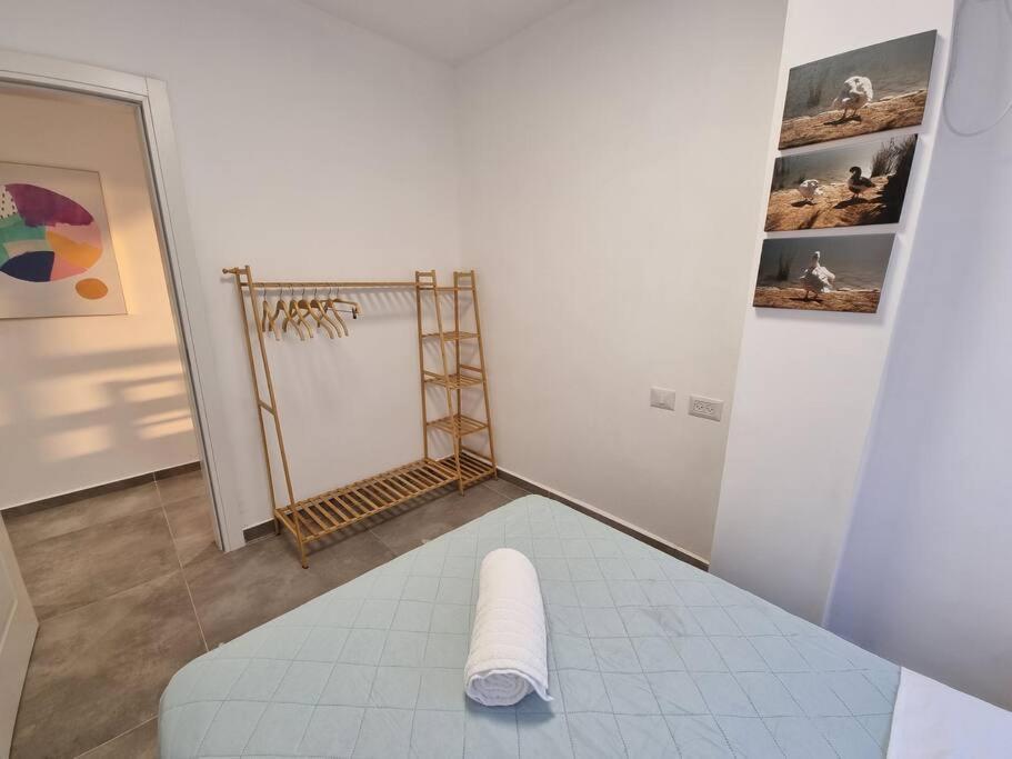 Beautiful 2-Bedroom Sea-View Apartment Netanya Esterno foto
