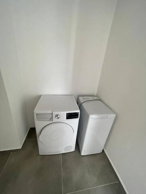 Beautiful 2-Bedroom Sea-View Apartment Netanya Esterno foto